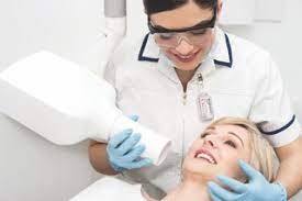 Dental assistant, 9 tareas basicas, en su área de trabajo.